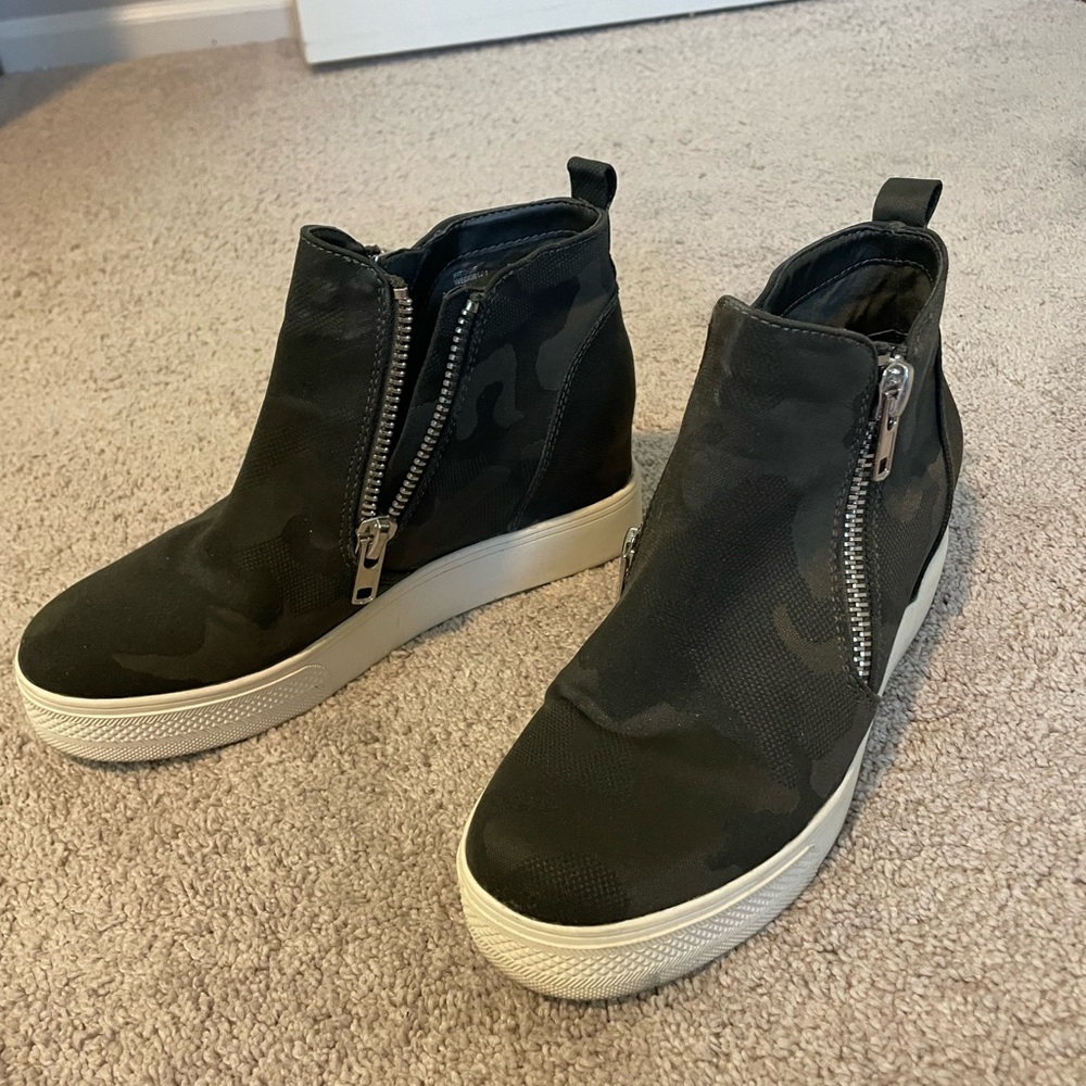 Steve Madden camo booties